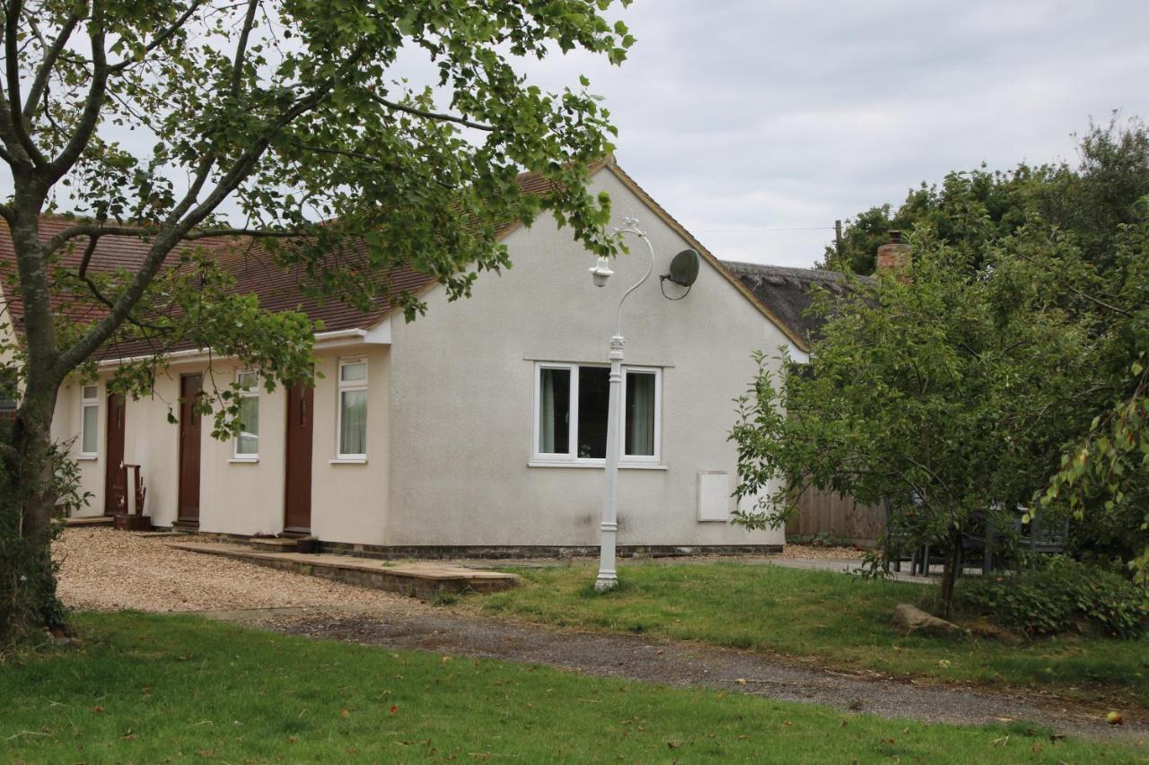 The Stables B&B @ Pear Tree Cottage Winslow Екстериор снимка